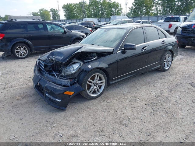 2014 Mercedes-benz C 300 მანქანა იყიდება აუქციონზე, vin: WDDGF8AB1EA955053, აუქციონის ნომერი: 12696181