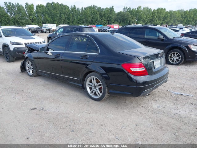 2014 Mercedes-benz C 300 მანქანა იყიდება აუქციონზე, vin: WDDGF8AB1EA955053, აუქციონის ნომერი: 12696181