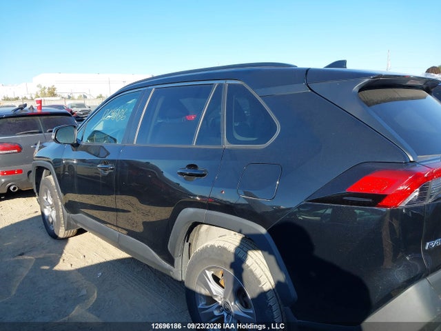 2T3R1RFV2NC301675 Toyota RAV4