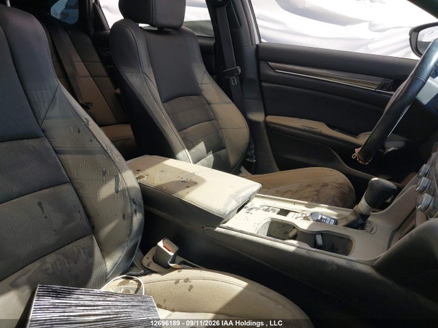 12696189 :رقم المزاد ، 1HGCV1F37NA801758 vin ، 2022 Honda Accord Sport 1.5t مزاد بيع