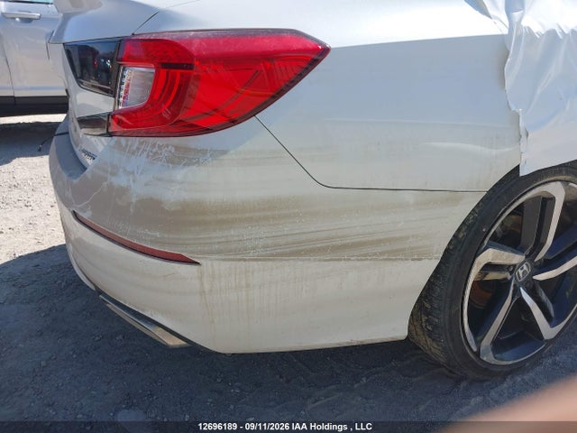 12696189 :رقم المزاد ، 1HGCV1F37NA801758 vin ، 2022 Honda Accord Sport 1.5t مزاد بيع