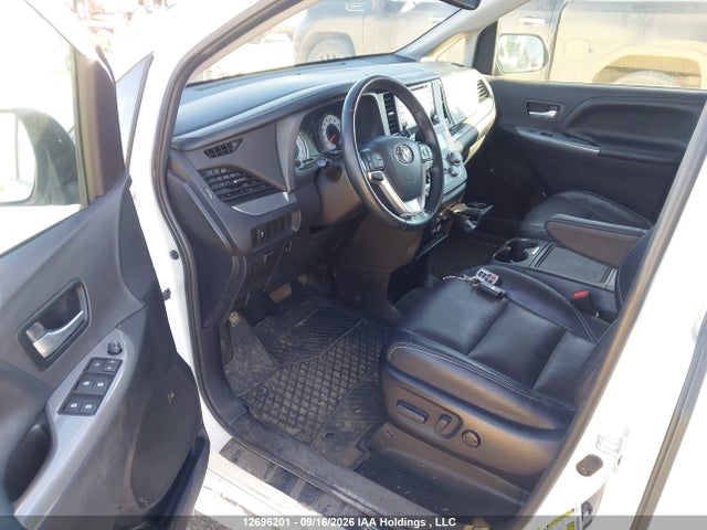 Toyota Sienna 2019 5TDXZ3DC7KS974150 Image 18