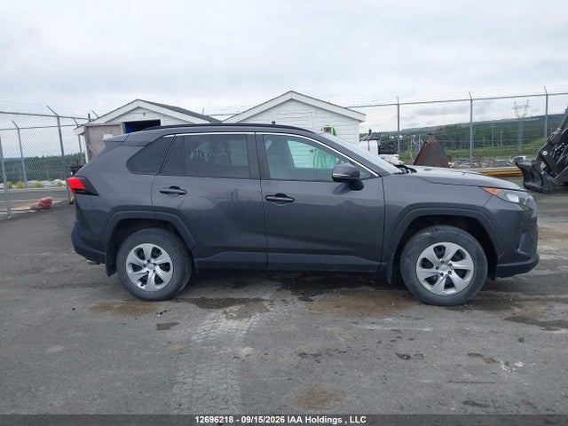 2T3B1RFV0LW124329 Toyota RAV4 LE