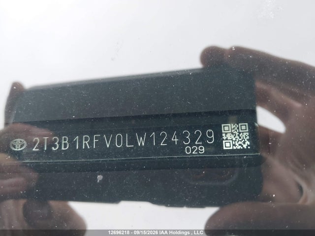 2T3B1RFV0LW124329 Toyota RAV4 LE