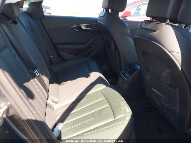 12696243 :رقم المزاد ، WAUEAAF4XMN007224 vin ، 2021 Audi A4 Premium Plus 45 مزاد بيع