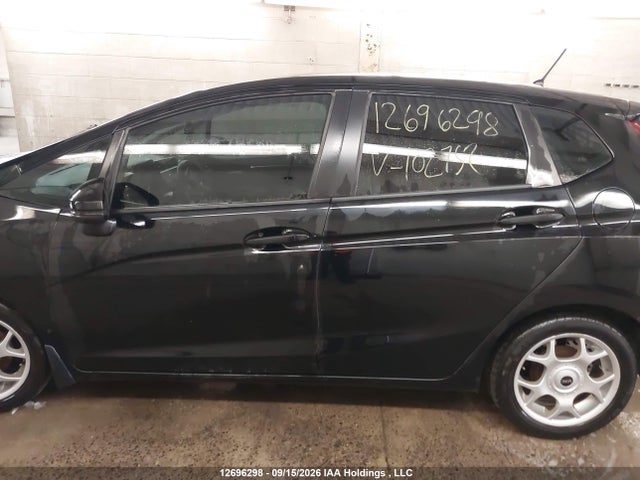 Honda FIT LX 2017 3HGGK5G55HM102752 Image 14