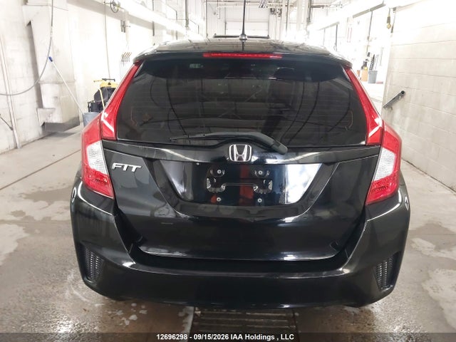 Honda FIT LX 2017 3HGGK5G55HM102752 Image 16