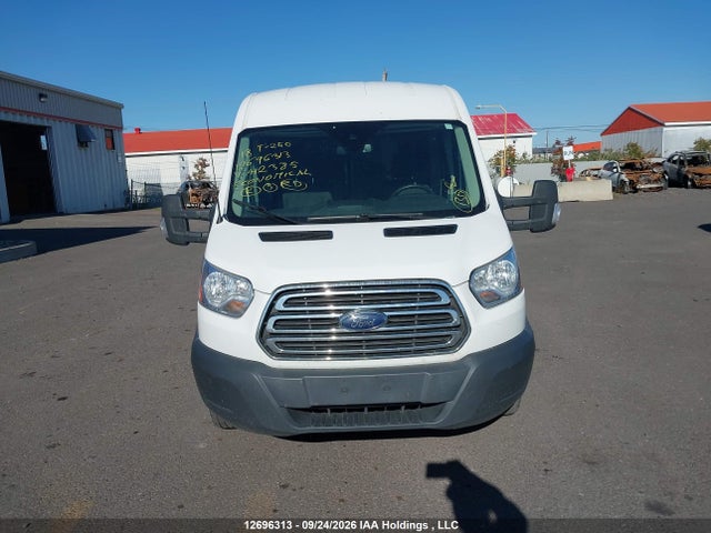 Ford Transit-250 2018 1FTYR2CM4JKA12385 Image 13
