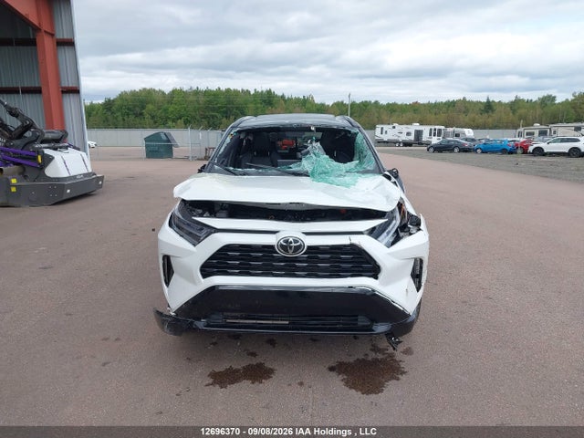 Toyota RAV4 XSE 2025 2T35WRFV9SW256471 Image 12