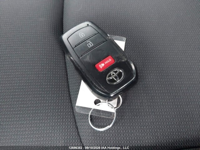 2022 Toyota Corolla Cross Le მანქანა იყიდება აუქციონზე, vin: 7MUCAABG3NV019419, აუქციონის ნომერი: 12696382