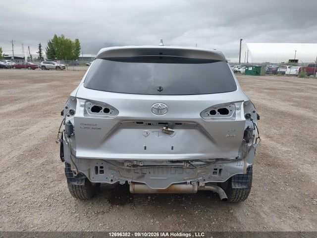 2022 Toyota Corolla Cross Le მანქანა იყიდება აუქციონზე, vin: 7MUCAABG3NV019419, აუქციონის ნომერი: 12696382