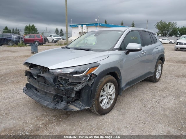 2022 Toyota Corolla Cross Le მანქანა იყიდება აუქციონზე, vin: 7MUCAABG3NV019419, აუქციონის ნომერი: 12696382