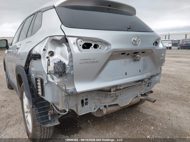 2022 Toyota Corolla Cross Le მანქანა იყიდება აუქციონზე, vin: 7MUCAABG3NV019419, აუქციონის ნომერი: 12696382