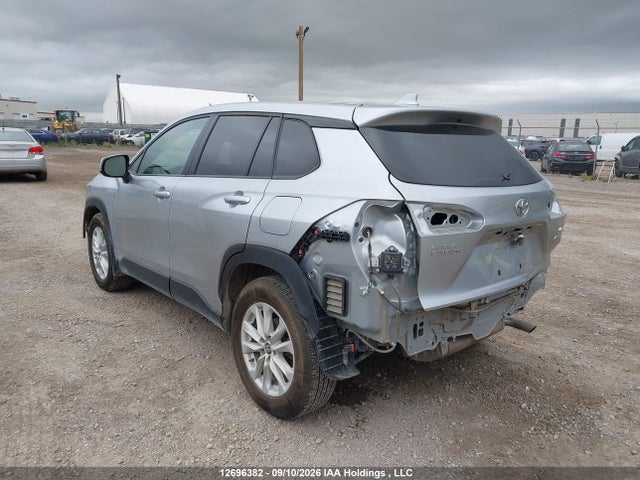 2022 Toyota Corolla Cross Le მანქანა იყიდება აუქციონზე, vin: 7MUCAABG3NV019419, აუქციონის ნომერი: 12696382