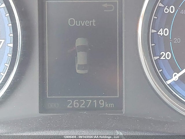 2T1BURHE8KC179284 Toyota COROLLA LE