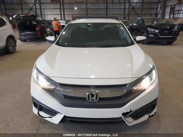 Honda CIVIC SE 2018 2HGFC2F65JH033325 Image 13