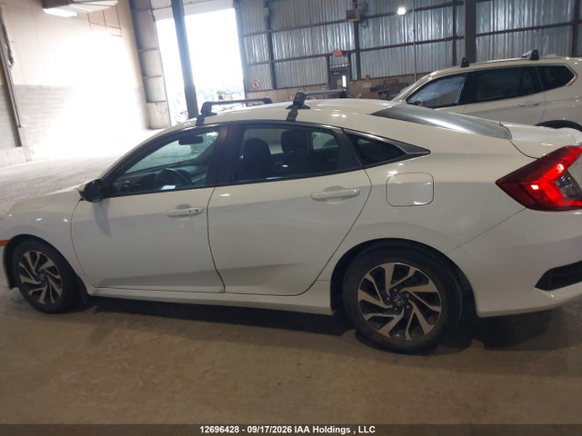 2HGFC2F65JH033325 Honda CIVIC SE