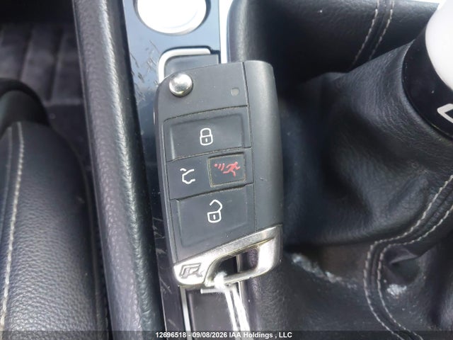 12696518 :رقم المزاد ، WVWWF7AU3HW143276 vin ، 2017 Volkswagen Golf R مزاد بيع
