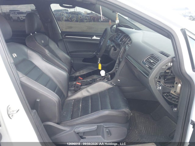 12696518 :رقم المزاد ، WVWWF7AU3HW143276 vin ، 2017 Volkswagen Golf R مزاد بيع