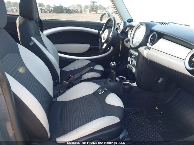 Продаж на аукціоні авто 2010 Mini Cooper Classic, vin: WMWMF3C54ATU79593, номер лоту: 12696566