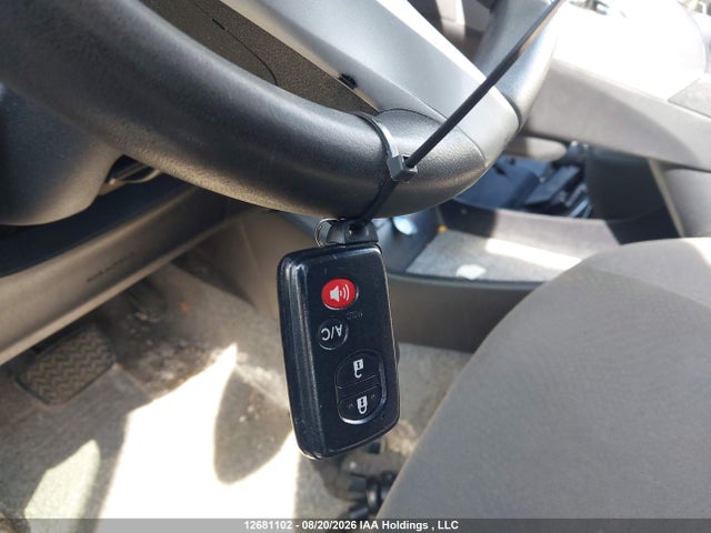 12681102 :رقم المزاد ، JTDKN3DP4D3035776 vin ، 2013 Toyota Prius Plug-in مزاد بيع
