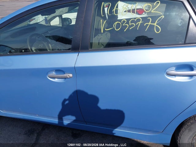 12681102 :رقم المزاد ، JTDKN3DP4D3035776 vin ، 2013 Toyota Prius Plug-in مزاد بيع