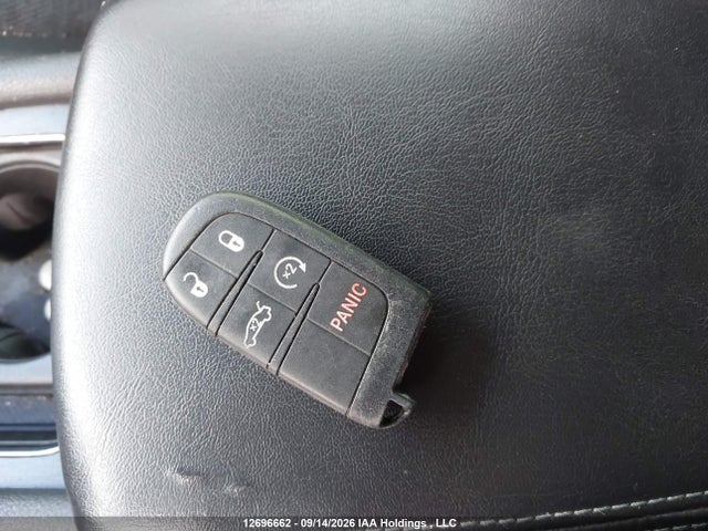 12696662 :رقم المزاد ، 1C3CCCBG9FN550281 vin ، 2015 Chrysler 200 S مزاد بيع