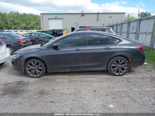 12696662 :رقم المزاد ، 1C3CCCBG9FN550281 vin ، 2015 Chrysler 200 S مزاد بيع