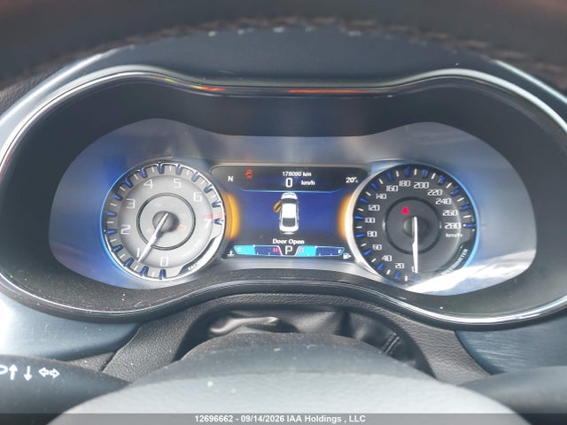 12696662 :رقم المزاد ، 1C3CCCBG9FN550281 vin ، 2015 Chrysler 200 S مزاد بيع