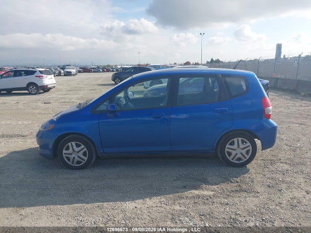 12696673 :رقم المزاد ، JHMGD38477S815403 vin ، 2007 Honda Fit مزاد بيع