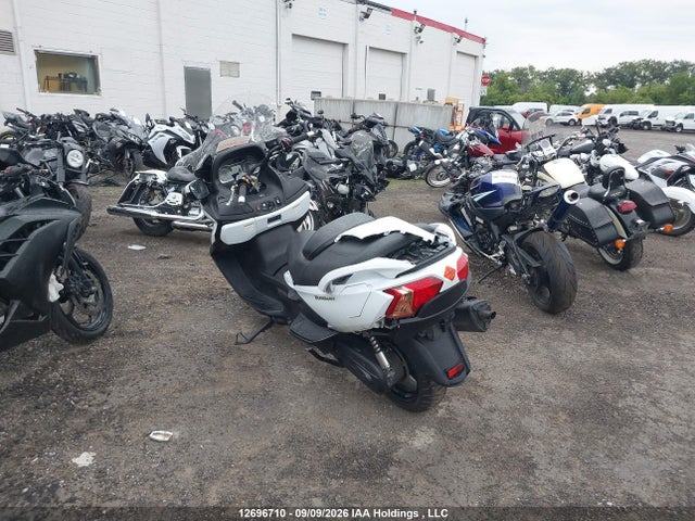 Suzuki An650 A 2014 JS1CP51B1E2100152 Image 3
