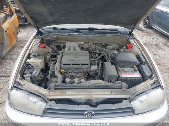 12696793 :رقم المزاد ، 4T1GK12E0RU031824 vin ، 1994 Toyota Camry Le مزاد بيع