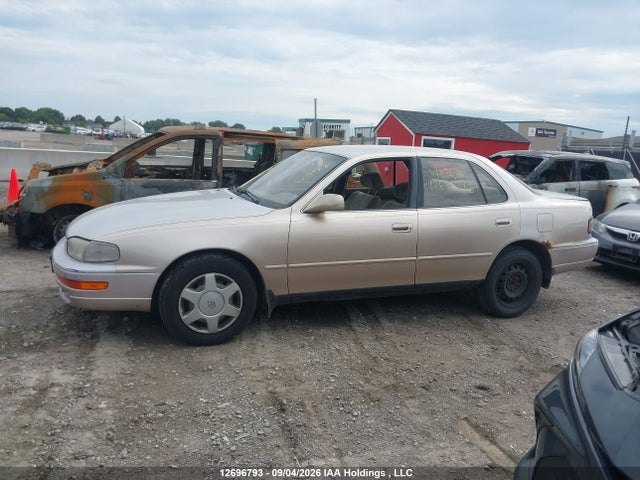 12696793 :رقم المزاد ، 4T1GK12E0RU031824 vin ، 1994 Toyota Camry Le مزاد بيع