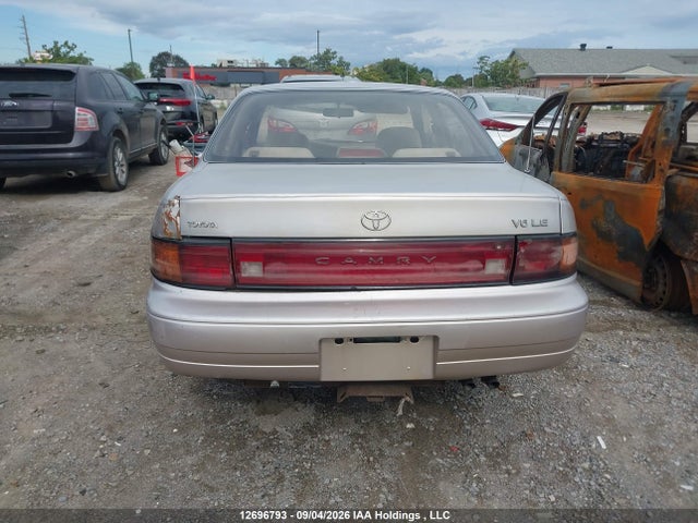 12696793 :رقم المزاد ، 4T1GK12E0RU031824 vin ، 1994 Toyota Camry Le مزاد بيع