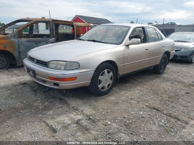 12696793 :رقم المزاد ، 4T1GK12E0RU031824 vin ، 1994 Toyota Camry Le مزاد بيع
