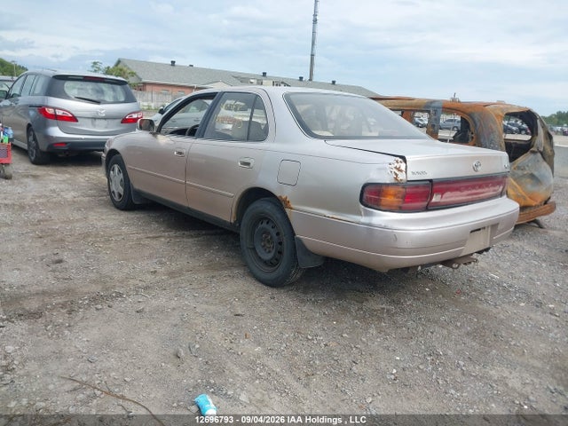 12696793 :رقم المزاد ، 4T1GK12E0RU031824 vin ، 1994 Toyota Camry Le مزاد بيع