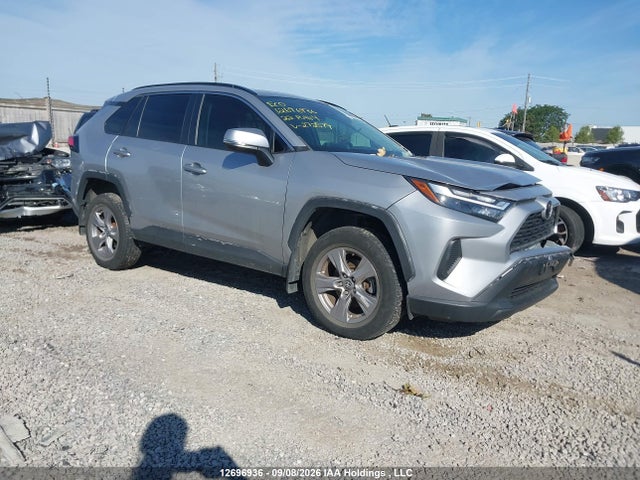 Auction sale of the 2022 Toyota Rav4 Xle, vin: 2T3R1RFV2NC272579, lot number: 12696936