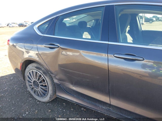 2015 Chrysler 200 Lx მანქანა იყიდება აუქციონზე, vin: 1C3CCCFB6FN557235, აუქციონის ნომერი: 12696943