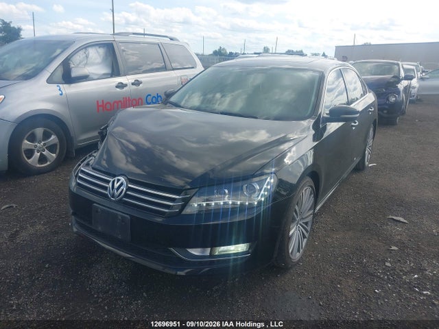 12696951 :رقم المزاد ، 1VWBS7A36FC040057 vin ، 2015 Volkswagen Passat 1.8 Tsi Comfortline مزاد بيع