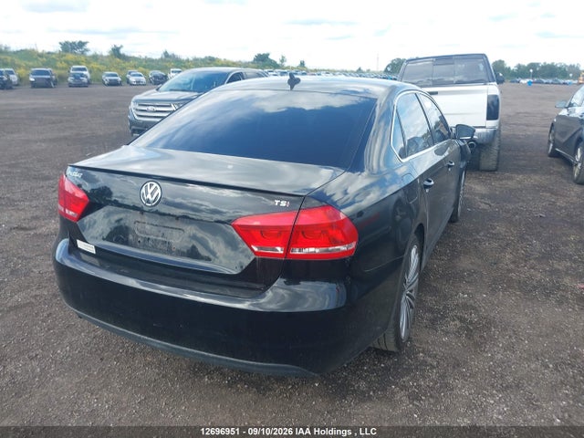 12696951 :رقم المزاد ، 1VWBS7A36FC040057 vin ، 2015 Volkswagen Passat 1.8 Tsi Comfortline مزاد بيع