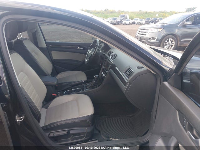 12696951 :رقم المزاد ، 1VWBS7A36FC040057 vin ، 2015 Volkswagen Passat 1.8 Tsi Comfortline مزاد بيع