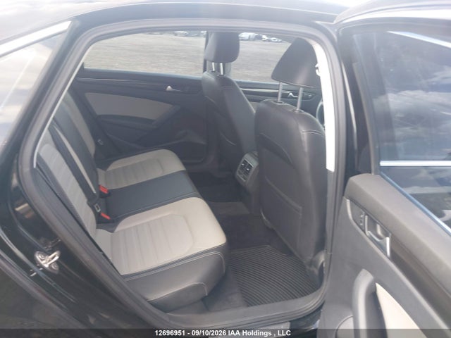 12696951 :رقم المزاد ، 1VWBS7A36FC040057 vin ، 2015 Volkswagen Passat 1.8 Tsi Comfortline مزاد بيع