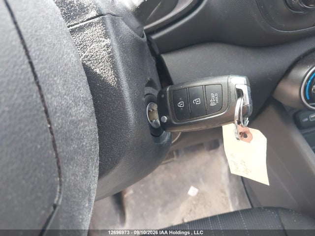 Продаж на аукціоні авто 2022 Hyundai Venue Essential Auto Ivt With Two-tone Body Colour, vin: KMHRB8A37NU198371, номер лоту: 12696973