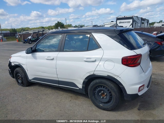Продаж на аукціоні авто 2022 Hyundai Venue Essential Auto Ivt With Two-tone Body Colour, vin: KMHRB8A37NU198371, номер лоту: 12696973