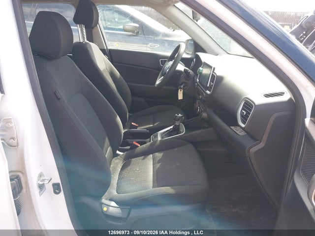 Продаж на аукціоні авто 2022 Hyundai Venue Essential Auto Ivt With Two-tone Body Colour, vin: KMHRB8A37NU198371, номер лоту: 12696973