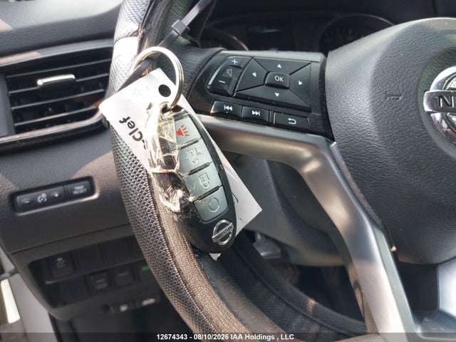 2017 Nissan Rogue S/sl Platinum/sv მანქანა იყიდება აუქციონზე, vin: 5N1AT2MV1HC791996, აუქციონის ნომერი: 12674343