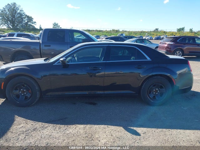 Продажа на аукционе авто 2017 Chrysler 300 Touring, vin: 2C3CCAAG7HH645553, номер лота: 12697015