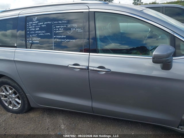 2021 Chrysler Pacifica Touring-l მანქანა იყიდება აუქციონზე, vin: 2C4RC1BG5MR583241, აუქციონის ნომერი: 12697052