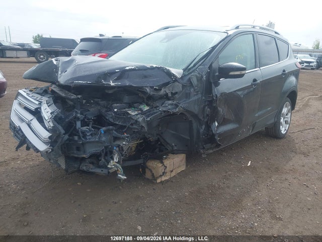 Ford Escape Titanium 2019 1FMCU9J96KUC41135 Image 2