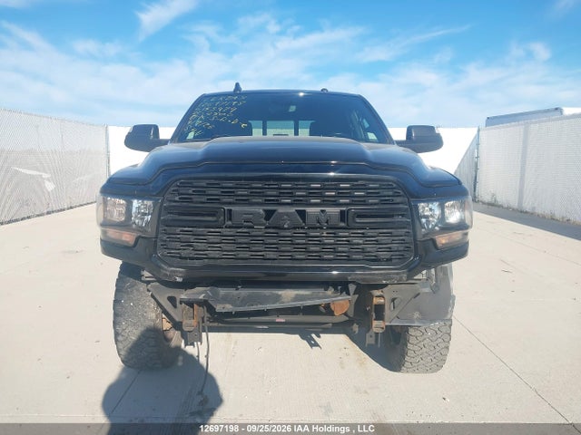 12697198 :رقم المزاد ، 3C6UR5DJ2NG153979 vin ، 2022 Ram 2500 Big Horn/lone Star مزاد بيع